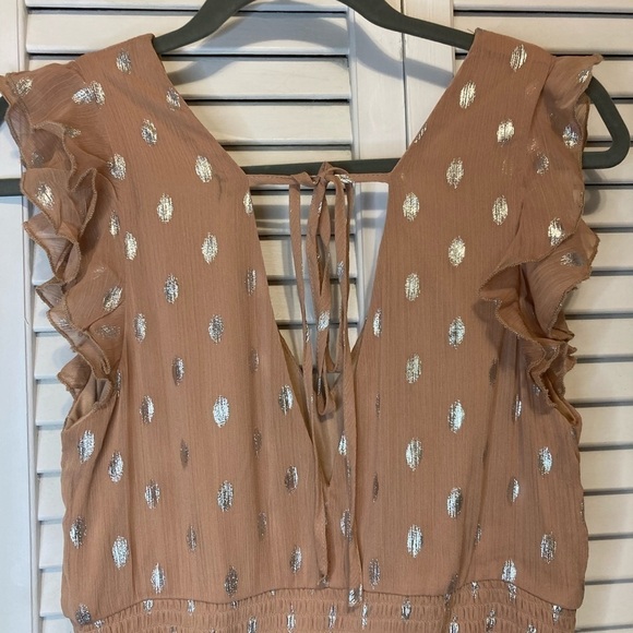 NWT Lulu’s Mauve And Sliver Ruffled Tiered Midi Dress Size Small - Picture 7 of 12